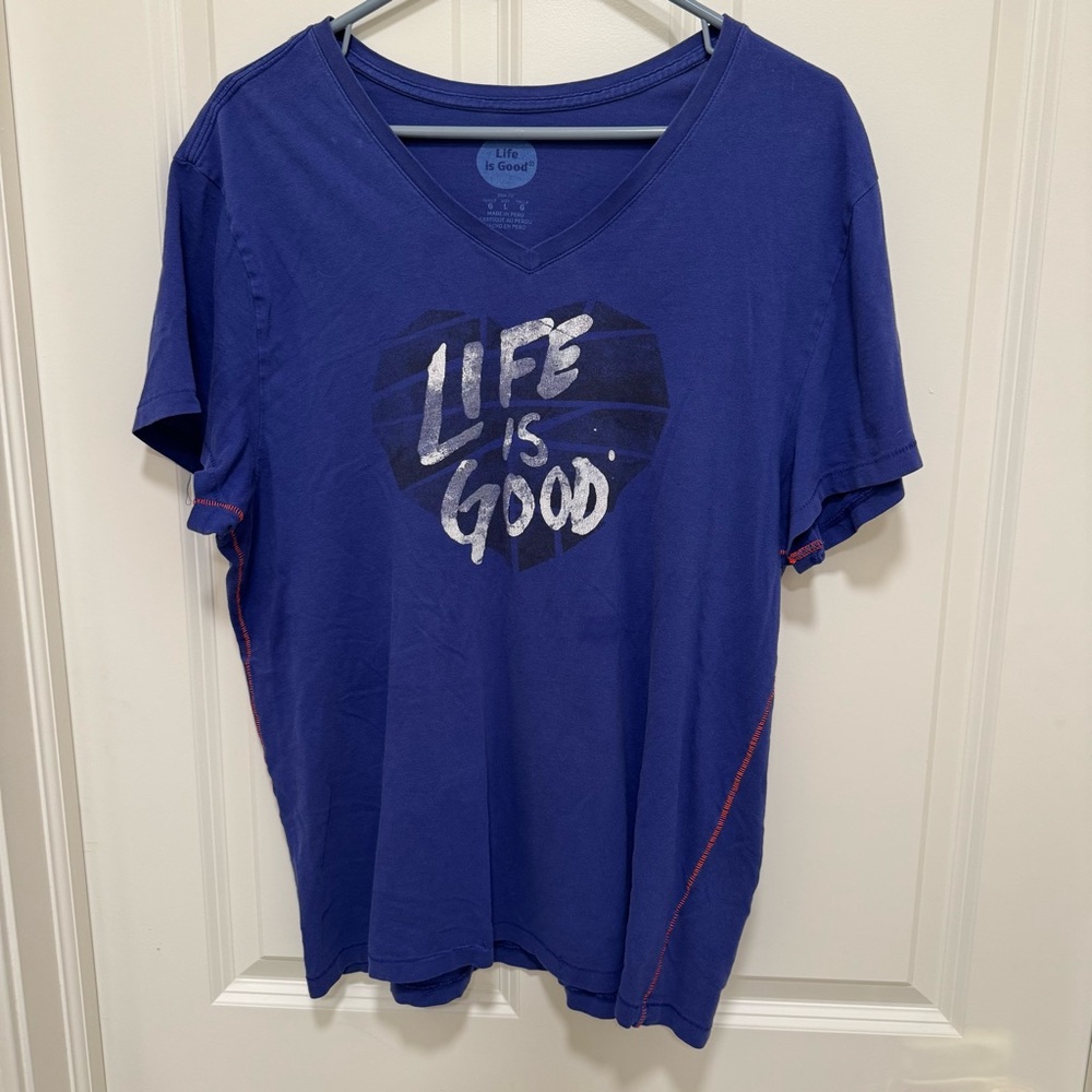 Life Is Good Slim Fit V Neck Women’s T Shirt Sz Large, Dark Blue, Graffiti Heart